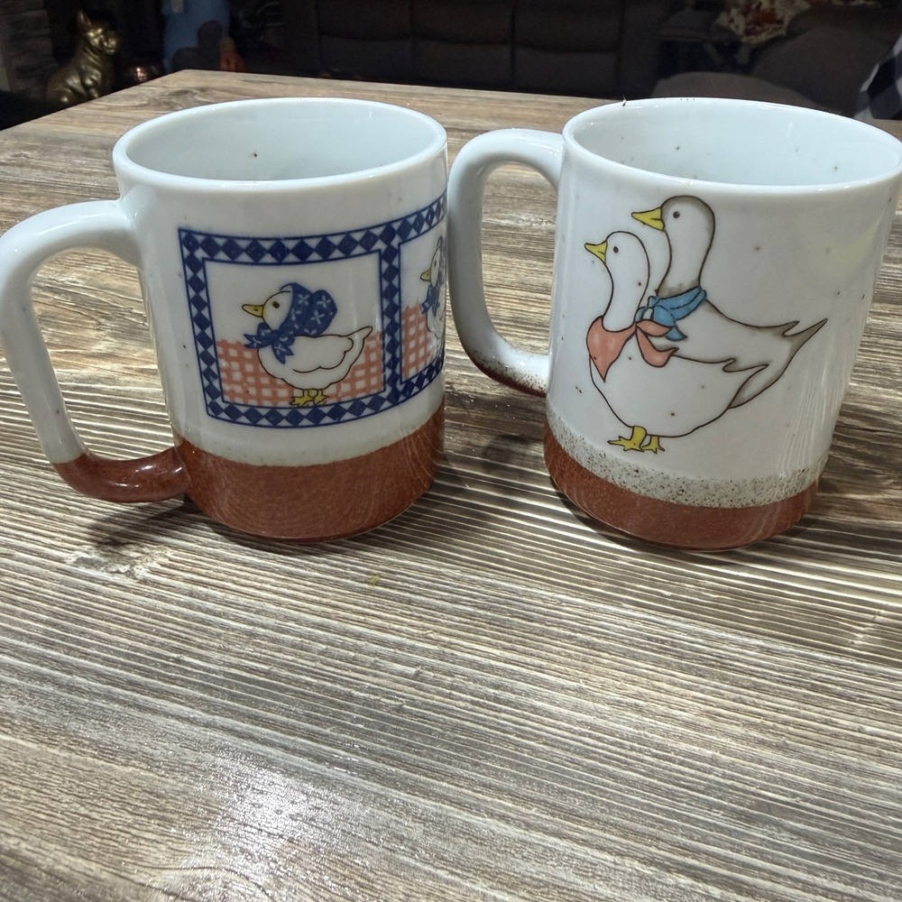 Vintage Cracker Barrel Goose Mugs Set of 2 Speckled Stoneware Country Farmhouse